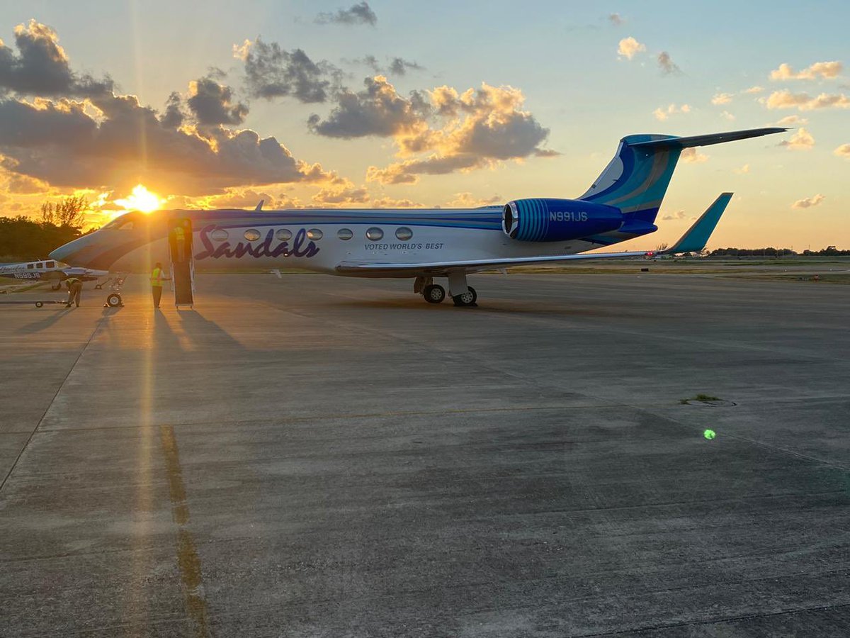 AdamStewart's tweet photo. Welcome back home dad 🇯🇲
For his final flight home, our pilots flew low along the north coast of Jamaica. From the shores, our incredible team members got to salute their leader from our beaches this one last time. We are so happy to have you home with us dad. https://t.co/W7jJ2QIBgh