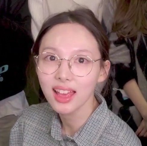 na6eon's tweet photo. barefaced nayeon i have feelings for you https://t.co/A0OyonoVbZ