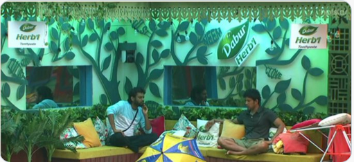 nellaiseemai's tweet photo. #RioRaj Somu, #Shivani (& #Geby) stayed comfortably inside throughout with all facilities and food (#Archana looted).
You guys will never understand why people support someone else.
#BiggBossTamil4 #BiggBossTamil #AariArjunan #BalajiMurugaDoss https://t.co/wOdXMWvKNw