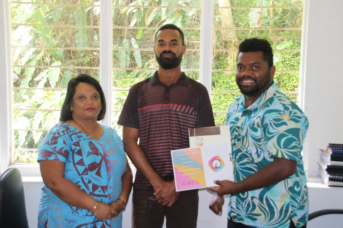 FijiMuseum's tweet photo. As we are partnering with Urban Pathways: Fiji Youth Arts Culture, we are pleased to award Jonathan Tudreu (1st Runner Up) and Lino Colaitiniyara (2nd Runner Up) for the #UrbanPathways Logo Competition. The brother of Lino had accepted the 2nd runners up prize on his behalf. https://t.co/A0zKSOxkrb