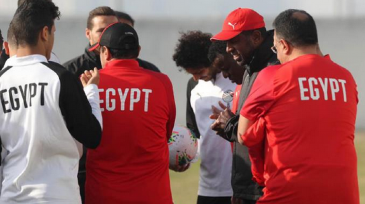 بوابة الوفد ربيع ياسين طبيب المنتخب هو من طالبني بالسفر مبكرا لتونس