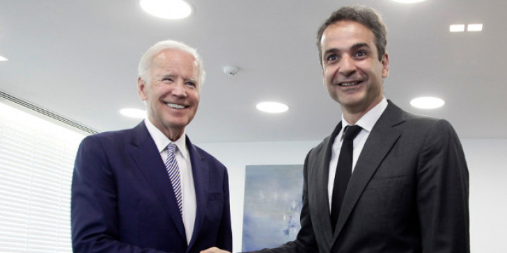 RReginaPphalang's tweet photo. "Καλή χρονιά πρόεδρε και ευτυχισμένο το 2021"
#καπιτωλιο #Capitol https://t.co/c9uHPrFJY7