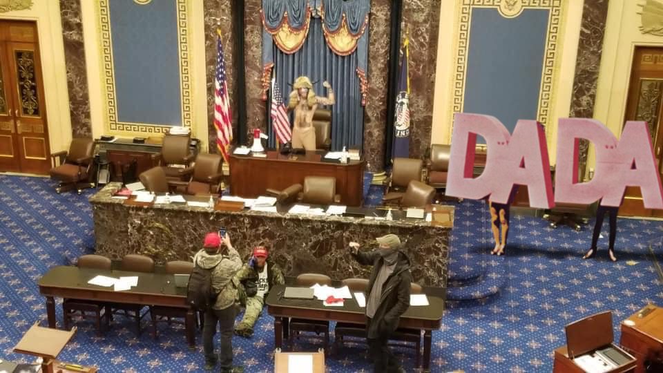 g0III's tweet photo. #Capitol https://t.co/oG78nPgb9V