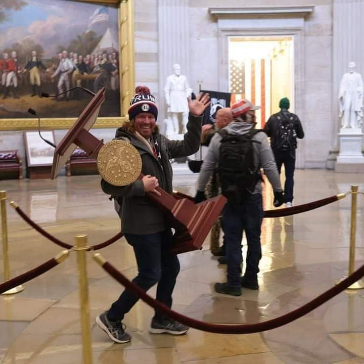 yasaro's tweet photo. Make America Great Again 
#Capitol 
#America 
#Trump https://t.co/oaKAKzSyj3
