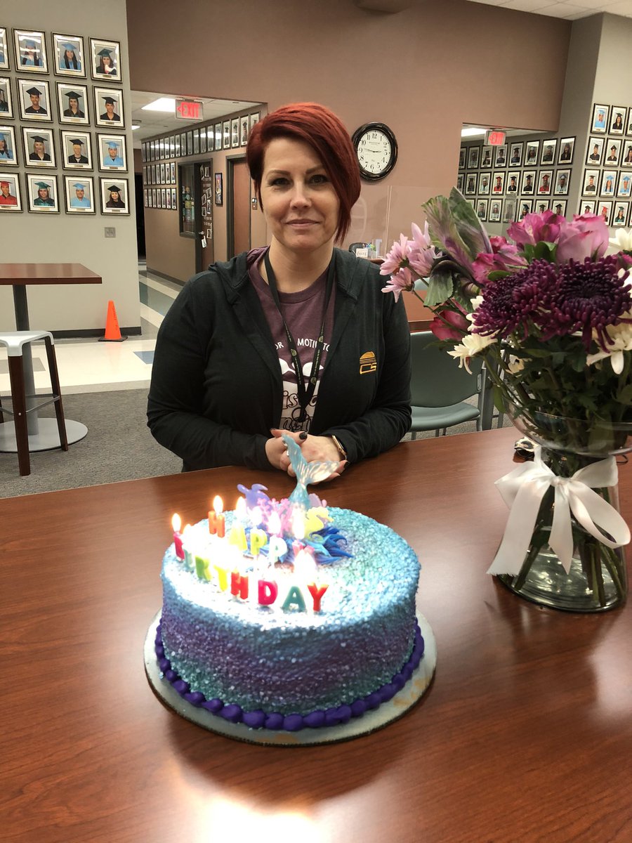 cs_pasadena's tweet photo. Happy belated birthday to our very own Ms. Elliot! We are so happy you joined Community School this year. We love you and hope you had a great birthday. https://t.co/XCbGtPhT4y