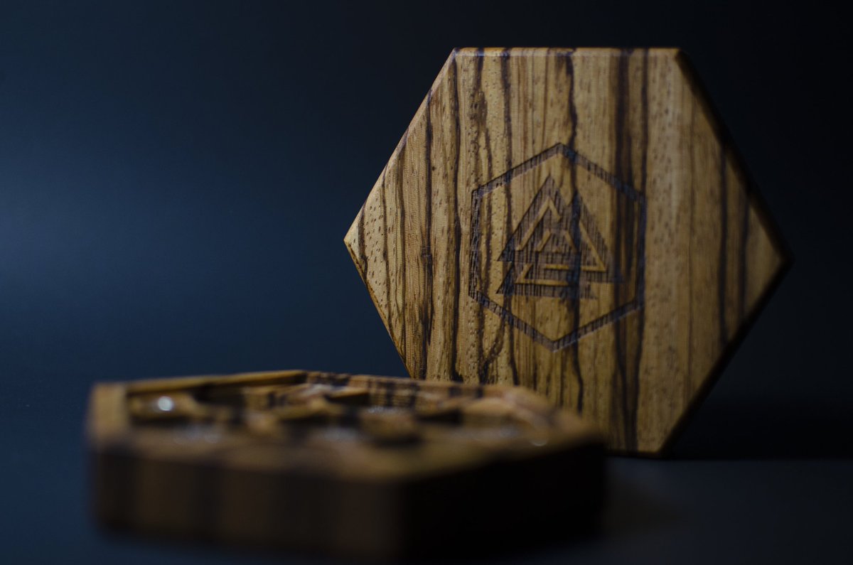 ninerealmscr8's tweet photo. We present the zebrawood dice vault. Only available for the month of January.

-
-
- 

#dicetower #dice #dicevault #dicetray #dungeonsanddragons #odiesoil #herovault #warhammer #warhammercommunity #warhammer40k #tabletopgames #tabletopgaming #criticalrole #critroll #d20 https://t.co/pwyX3wiAJm