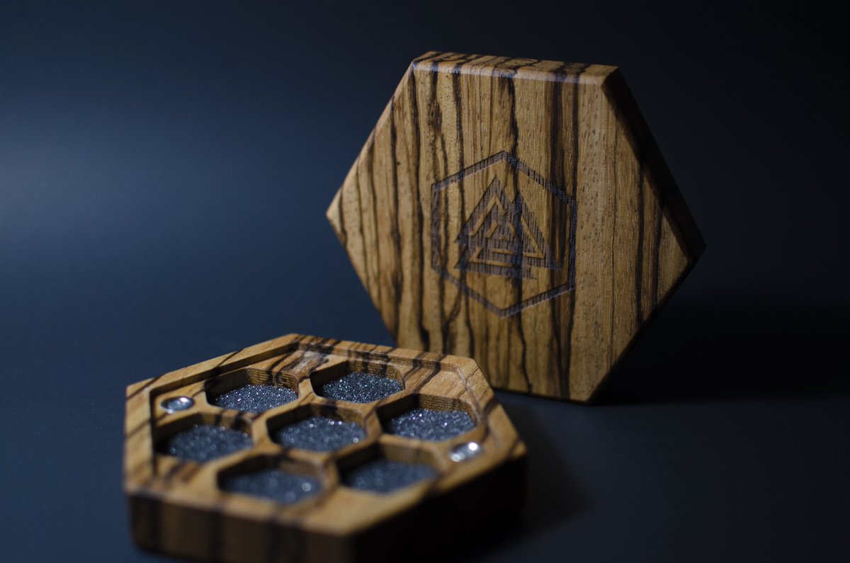 ninerealmscr8's tweet photo. We present the zebrawood dice vault. Only available for the month of January.

-
-
- 

#dicetower #dice #dicevault #dicetray #dungeonsanddragons #odiesoil #herovault #warhammer #warhammercommunity #warhammer40k #tabletopgames #tabletopgaming #criticalrole #critroll #d20 https://t.co/pwyX3wiAJm