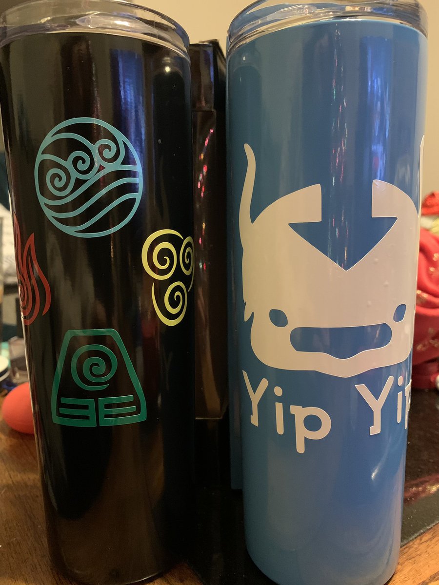 SettleSisters's tweet photo. 🌈GIVEAWAY🌈 
We are giving away one custom character cup! You can choose your theme and cup color, and all cups come with a reusable straw 😍 
To enter, follow us and retweet this tweet, and tag some friends if you want extra entries! Ends in 48 hours! 
Examples of past cups ⬇️ https://t.co/iOpIvb2HrA