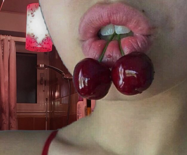redsmoothiegirl's tweet image. 𝐁𝐄𝐂𝐎𝐌𝐄 𝐀 𝐑𝐄𝐃 𝐒𝐌𝐎𝐎𝐓𝐇𝐈𝐄 𝐆𝐈𝐑𝐋 𝐏𝐓 𝟐🍒:

the cherry emoji version of green smoothie girls, face masks while watching jeniffer’s body &amp;amp; drinking red smoothies, midnight runs while listening to lana, into wellness bc they wanna look and feel hot, pink candles