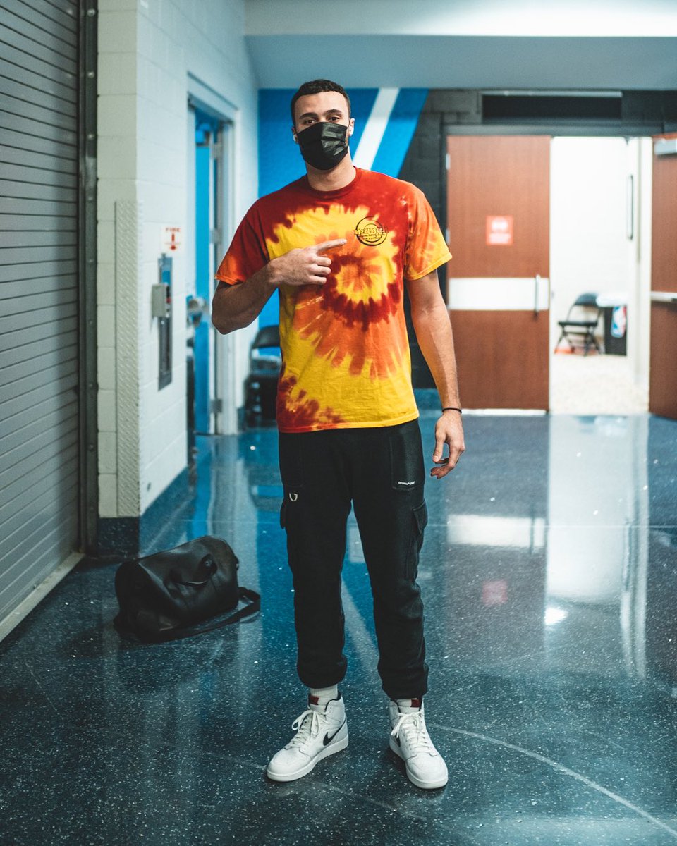 Help support <a href="/Munch216/">Munch</a> with me tonight!! Bid on my game worn jersey tonight Vs Orlando!! 

All proceeds going to help this healthy kitchen that’s been  serving Cleveland for over 20 years!