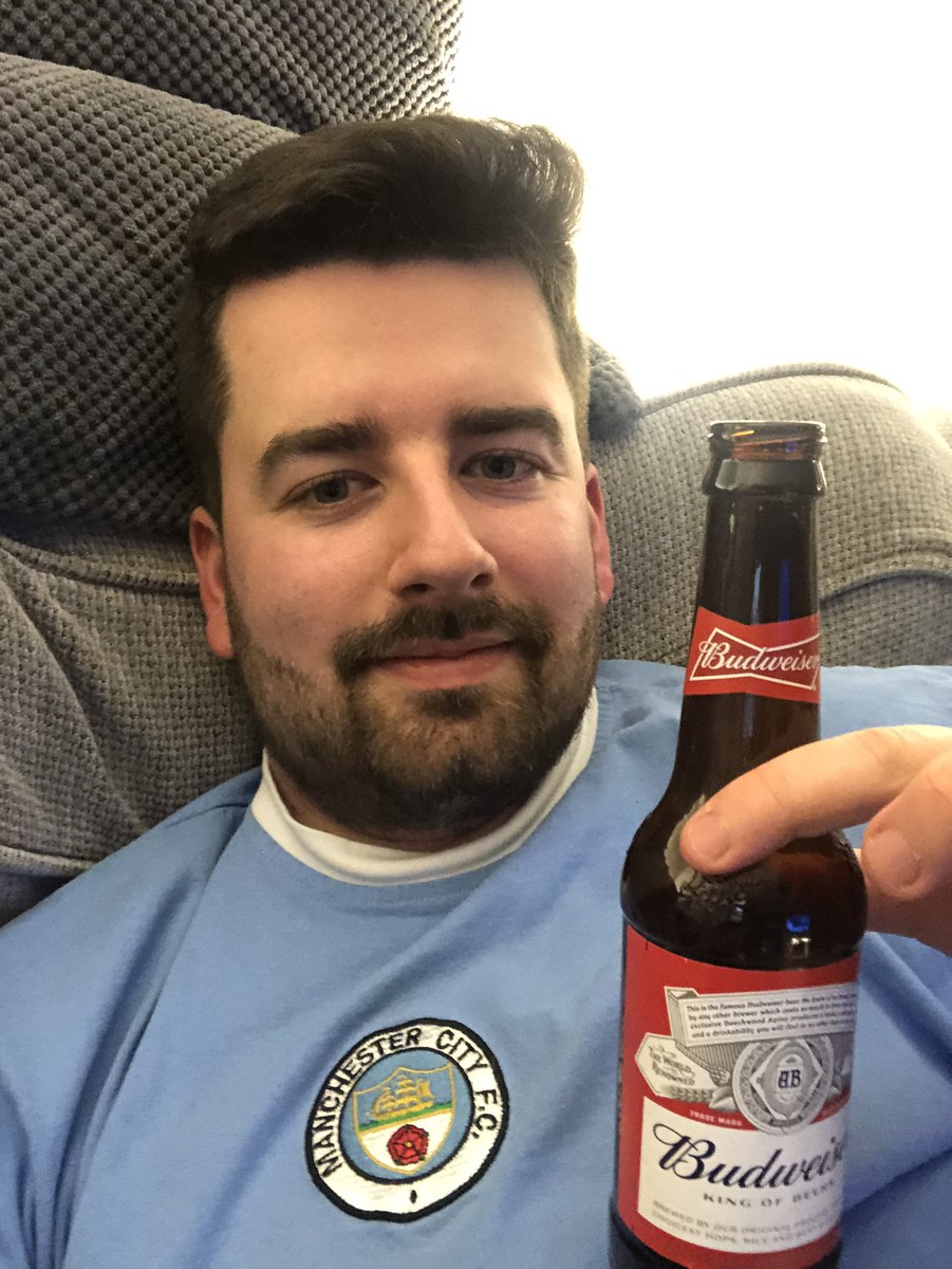 daylemcfc's tweet photo. A drink to the king #RIPColinBell https://t.co/WPhzFulGa6