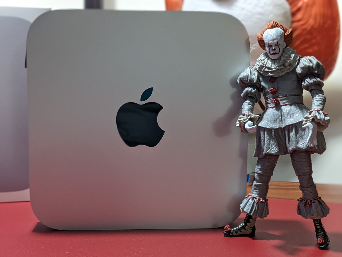 GadgetsSpec's tweet photo. So long MBP! Hello M1 Mac Mini! 16GB / 512GB #Tryingtostaycalm #teampixel #Giftfromgoogle #Pixel5 #macmini #macOS #Pennywise https://t.co/o4SOfEpO45