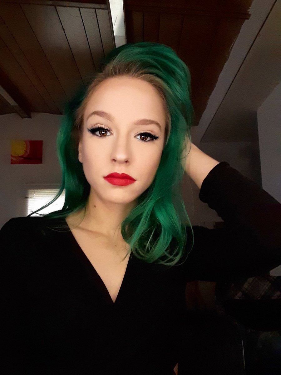 CoonceMarissa's tweet photo. Been a while since I posted a tweet of some of my favorite recent looks
Products by @elfcosmetics @PradosBeauty @JeffreeStar @kyliecosmetics @MakeupRVLTN @Maybelline and more.
https://t.co/8EAINZPngL https://t.co/3cfyOrQOi7