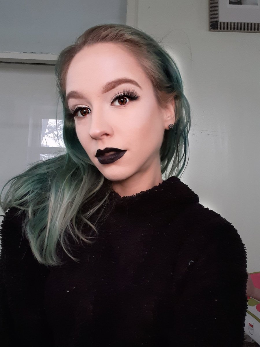 CoonceMarissa's tweet photo. Been a while since I posted a tweet of some of my favorite recent looks
Products by @elfcosmetics @PradosBeauty @JeffreeStar @kyliecosmetics @MakeupRVLTN @Maybelline and more.
https://t.co/8EAINZPngL https://t.co/3cfyOrQOi7
