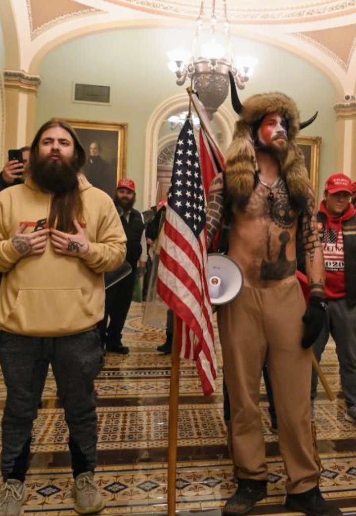 JennXTalks's tweet photo. I don't always dress like a MAGA, but when I do, I dress like this.
Please. PLEASE tell me people are not falling for this HORSESHIT! #FakeNews #FakeClothes #PhotoOp #PsyOps #FalseNarrative #MAGAwannabe https://t.co/zuCF2MuDCT