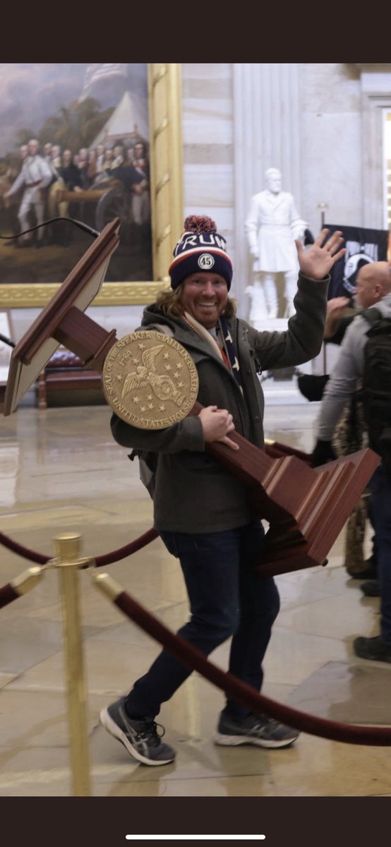 Hij maakt dat hele gedoe in Amerika toch een stuk leuker zo! Ik kan het niet helpen maar moet er toch om lachen #nogeentjedan #schavuit #WashingtonDC