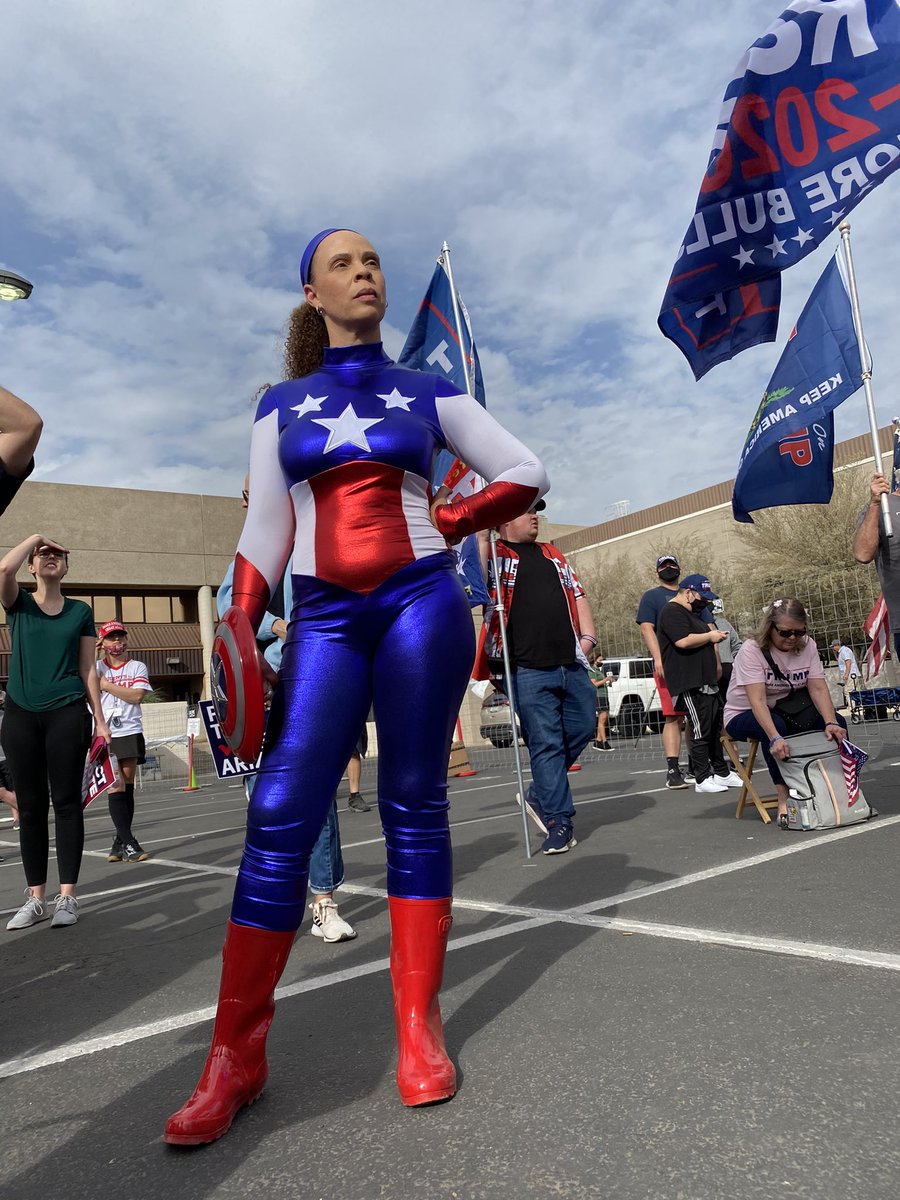 En esa cobertura también conocí a Capitana America, pero no quiso hacer declaraciones 