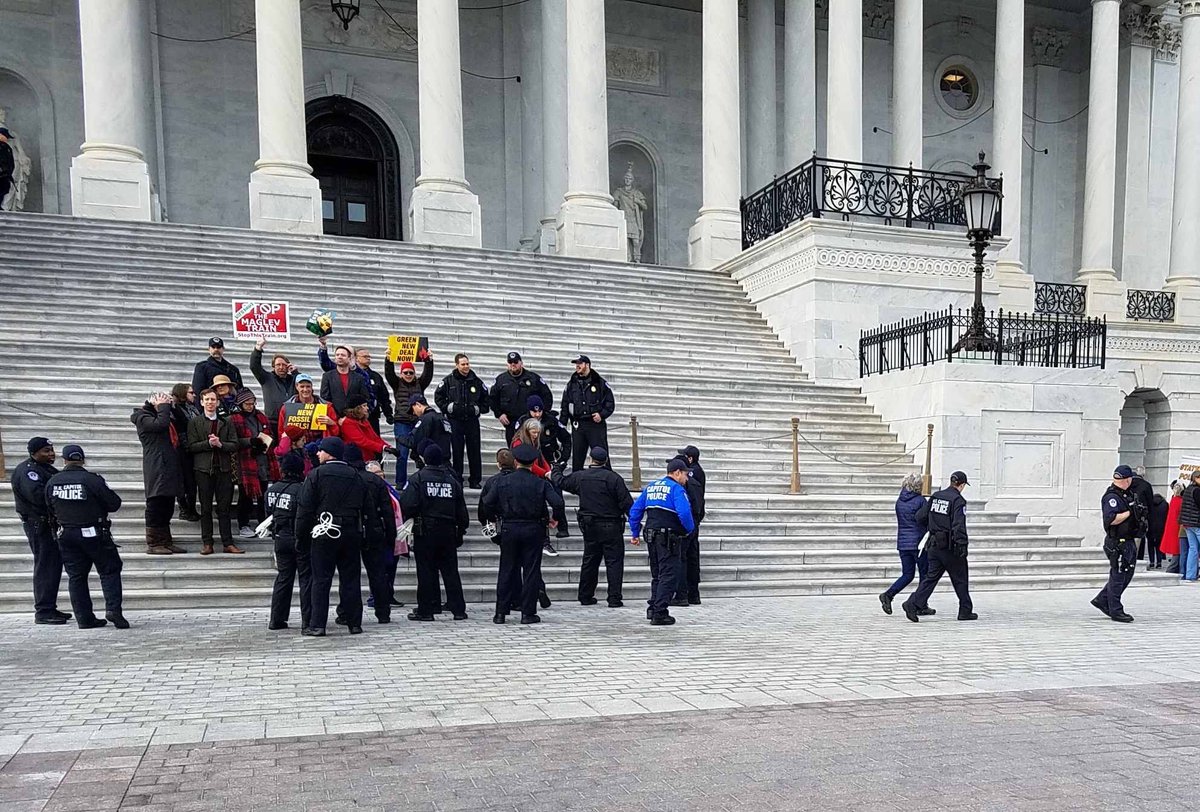 juliededit's tweet photo. This. This. This. WE were arrested for peacefully protesting. THEY were allowed to enter the US Capitol with weapons. WTF??? Why??? And a woman was shot and killed. This is a national disgrace. https://t.co/66oU2A1EQ9