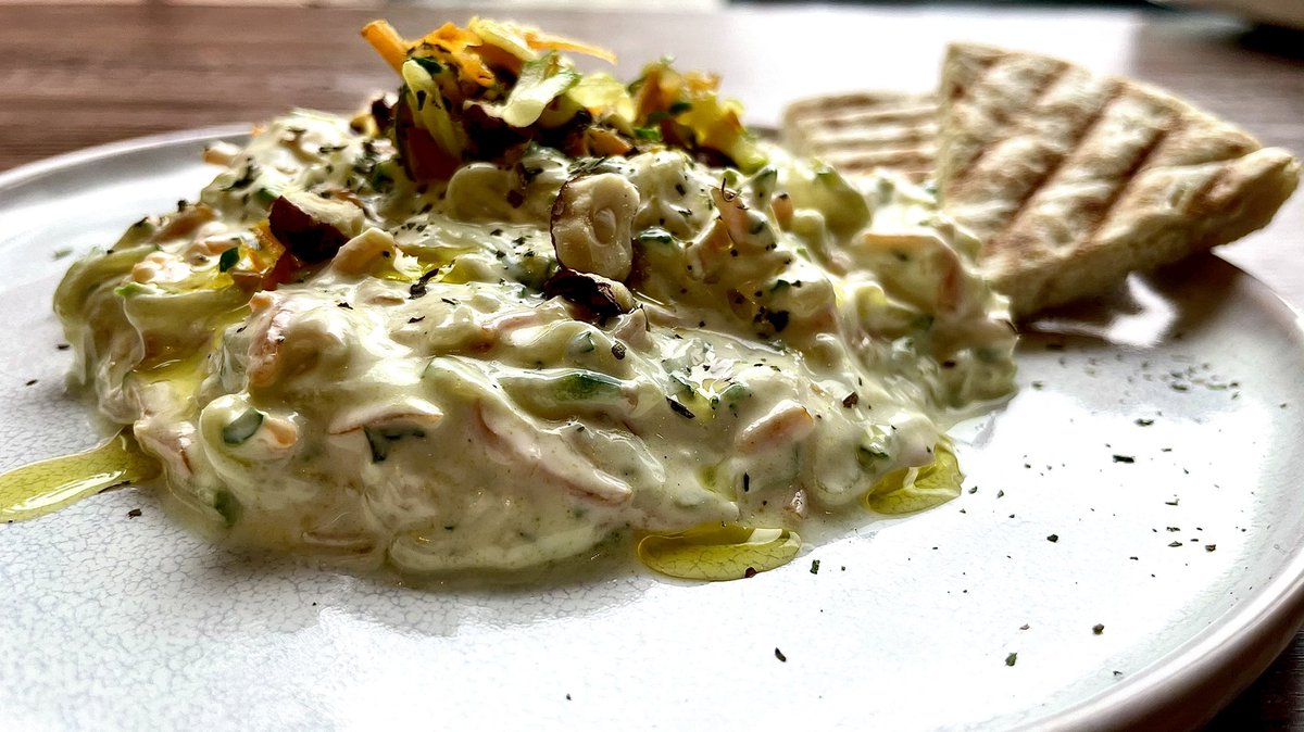 ChemCooks's tweet photo. 🥕Super #yummy and #easyrecipe. Check my new video on #youtube here: https://t.co/wl9z0lIAUZ #turkishrecipes #recipe #meze #sidedish #vegetarian #veggiecooking #yogurtdip #courgette #zucchini #carrot #chemcooks https://t.co/XJJ7QYXk8V