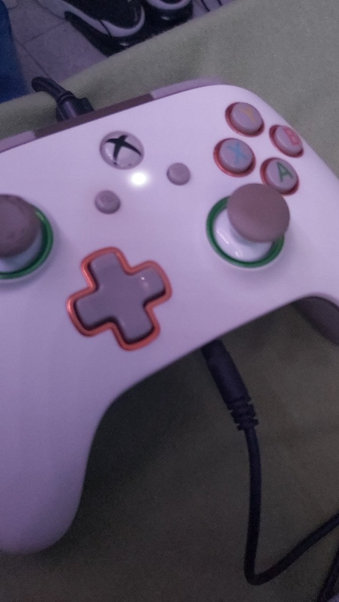 jounazan's tweet photo. @sarav1lla Xbox manda sin duda🤣 https://t.co/YLYToPEo2R