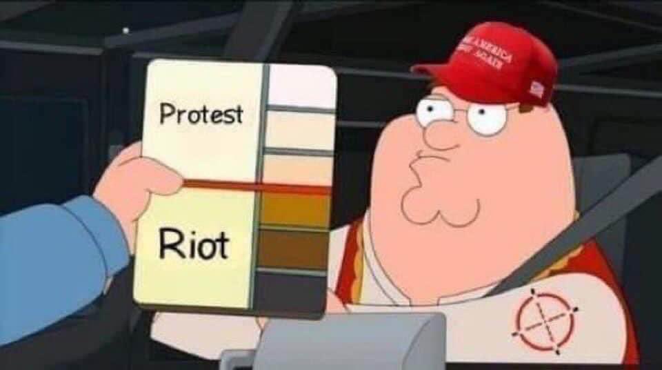 CitizenScrewed's tweet photo. “Rioters” would have been dead before they got through the door. They would not be allowed to nonchalantly stand around like they are at a family picnic. #DomesticTerrorists #25AmendmentNow #ArrestTrump https://t.co/pNUfSdyoBY