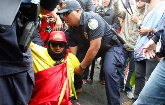 kvmahao's tweet photo. @LucasBrownEyes @Vic_Goes And lets not forget that they sent the national guard on peacful native hawaiian protestors and arrested our ancestors for protecting Mauna Kea https://t.co/UKxFOkwlqy