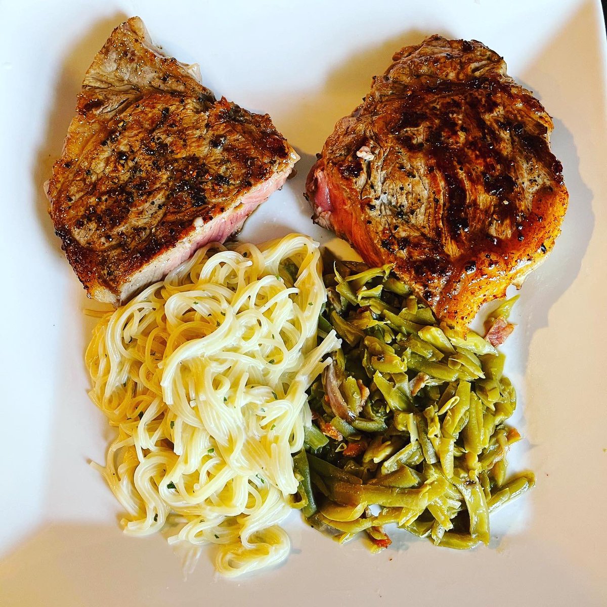 xPsyches's tweet photo. Woe is me: always cooking for one #windowpain https://t.co/lCtBYQmP7k