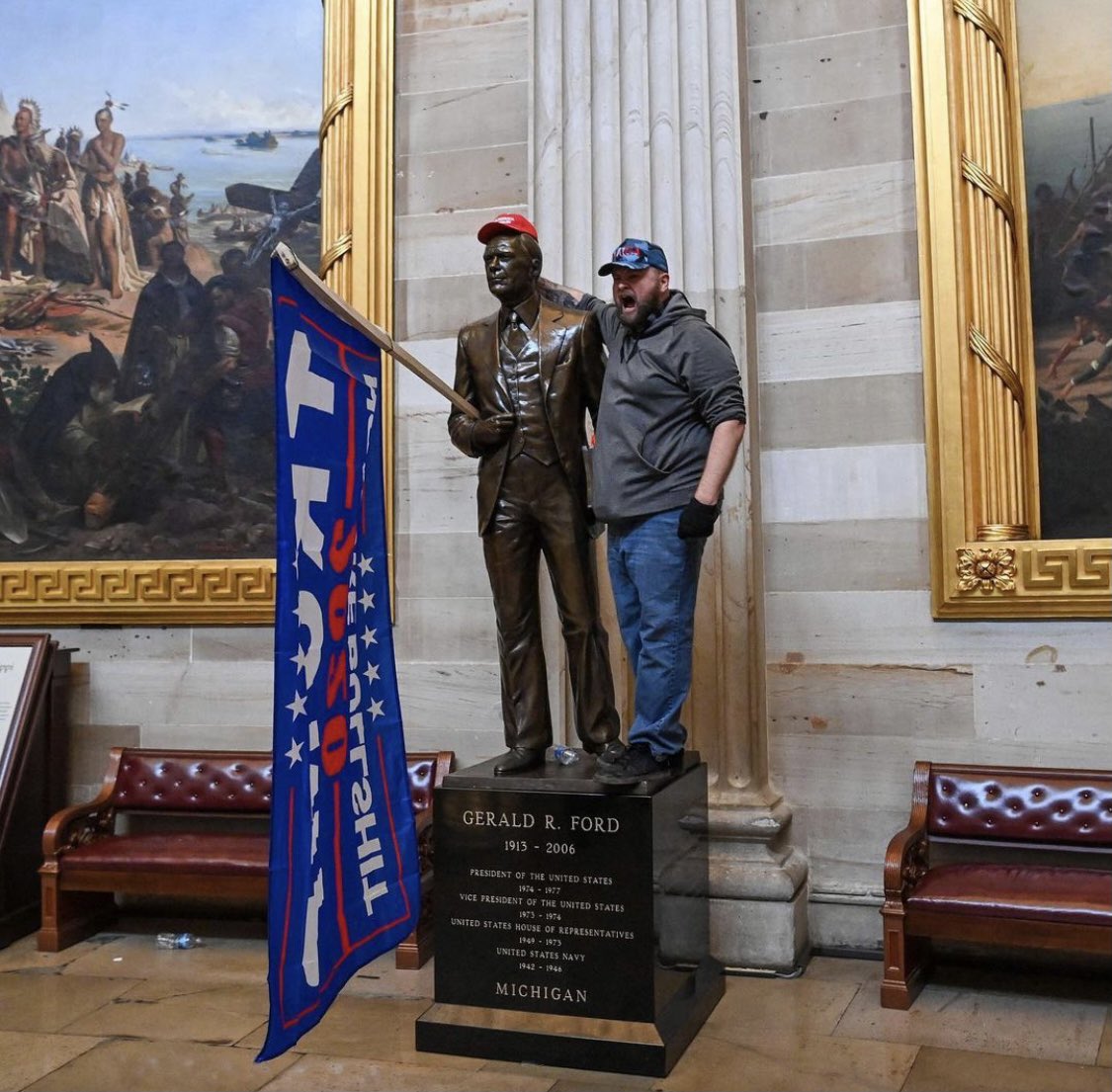 jasmeetsidhu_dc's tweet photo. As a researcher who documented the use of teargas &amp; rubber bullets on BLM protestors this summer in DC, It’s maddening to see the ease with which pro-Trump groups and white supremacists stormed the US Capitol today- w/ reports of firearms, looting, and explosives. #WashingtonDC https://t.co/YxbNp97CLj