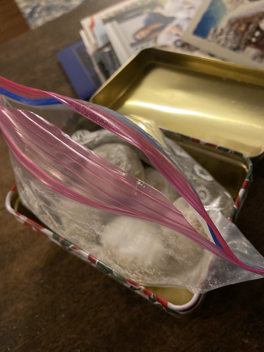 HeatherMGT's tweet photo. @LiterallySmash @alioop7 #sheetcaking although over here it was taking emergency Christmas cookies from my mom out of the freezer! https://t.co/Djwsg8zI8r