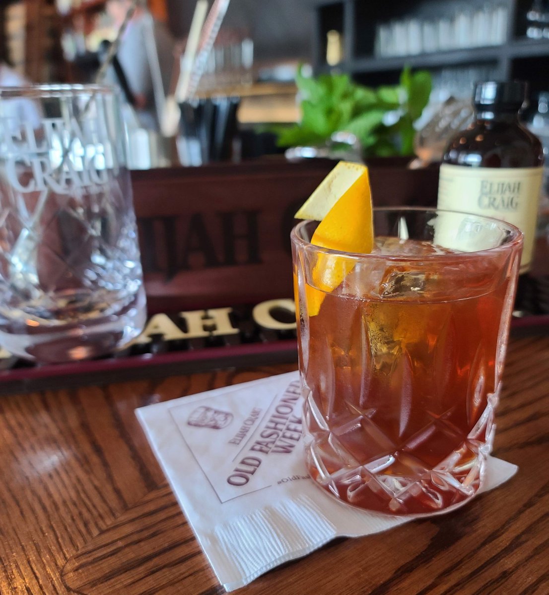 Dram_Draught's tweet photo. Join us for a virtual class benefiting @Bloomhereorg next Thursday, January 14! Help us support their mission to empower women survivors. https://t.co/ZuEVt55lVc
#Raleigh #RaleighNC #DowntownRaleigh #DTR #DTRaleigh #CraftCocktails #CocktailClass #VirtualCocktailClass #Bloomhere https://t.co/pCfw6E1Ht4