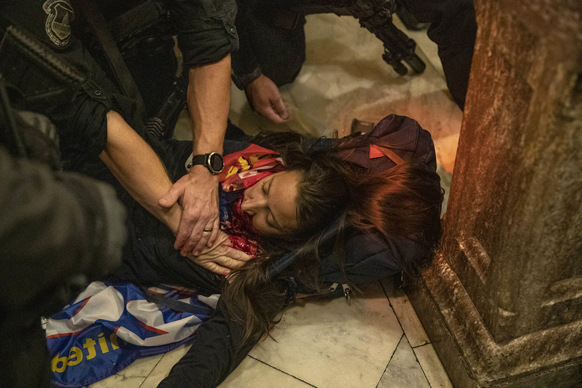 nypost's tweet photo. JUST IN: Woman shot during chaotic protests in US Capitol has died https://t.co/T5eZQT3c0i https://t.co/rbqF7zkJPU