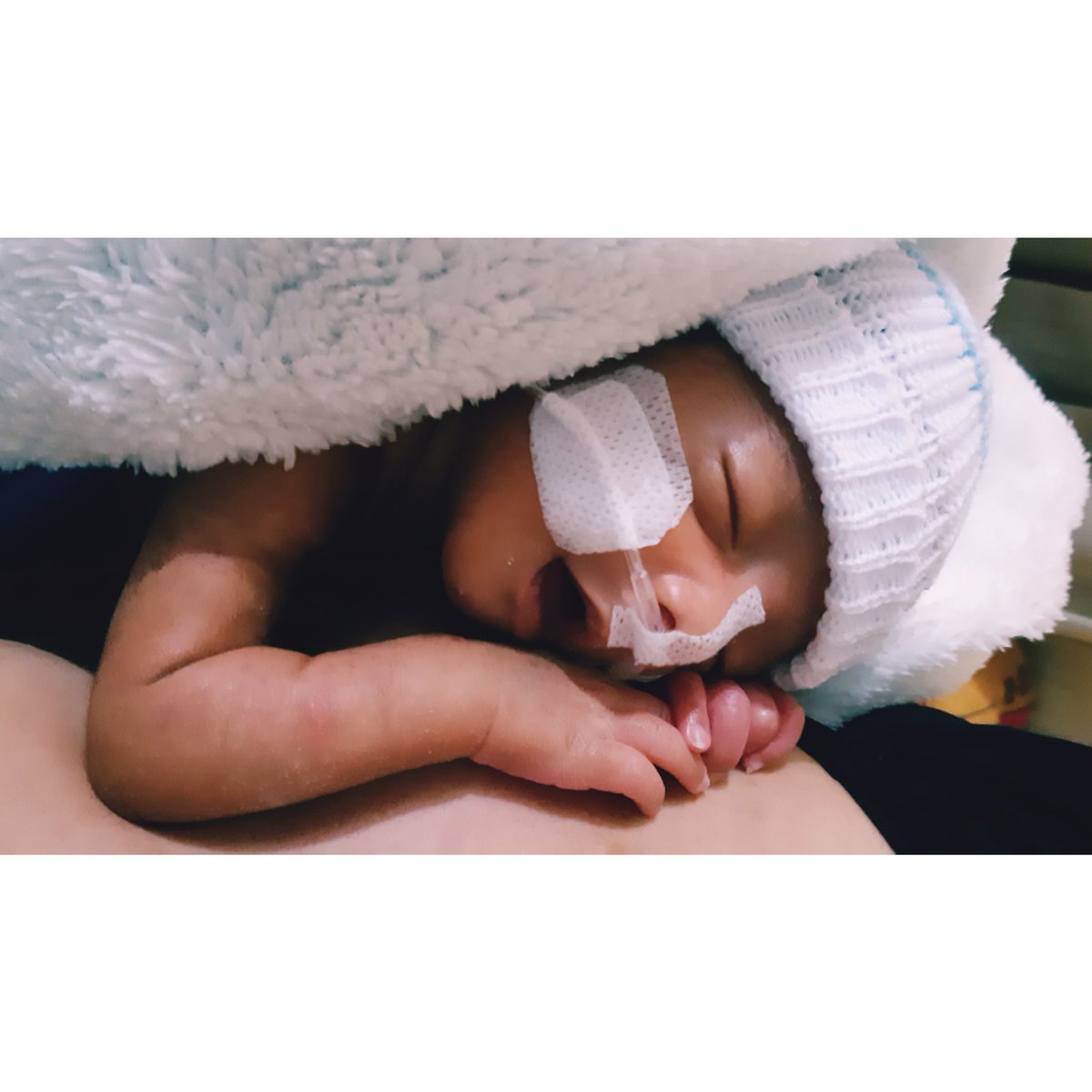 EspinosaAP_'s tweet photo. Nunca había tenido las manos tan ocupadas ni el corazón tan lleno de amor🥰💘. https://t.co/MhHrubrH5Q