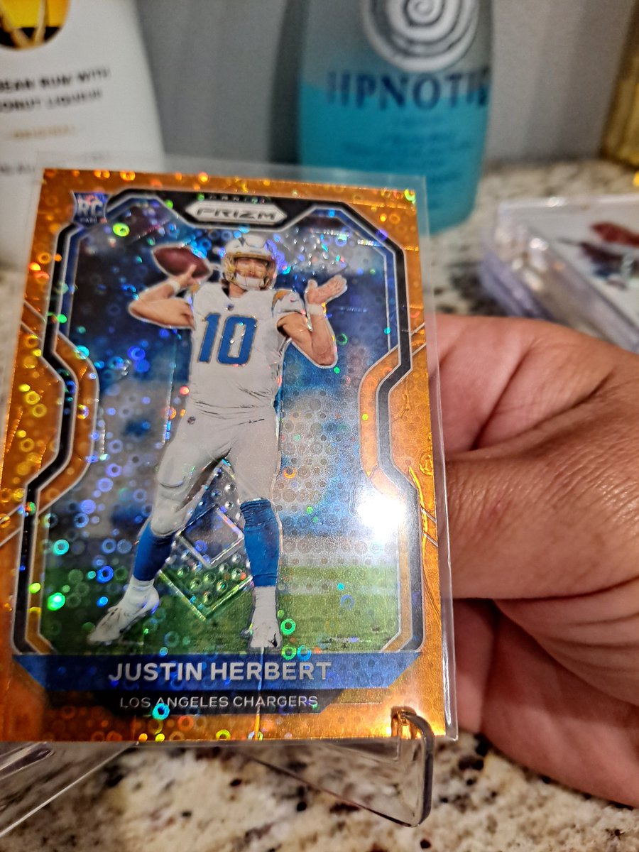 Raysr1911's tweet photo. @PaniniAmerica prices going up and quality control going down..smh https://t.co/RCk8hTYfTw