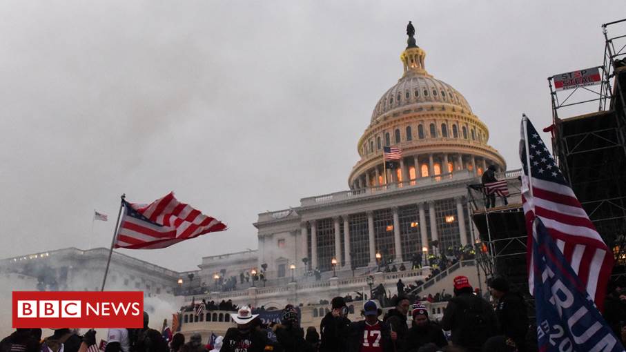 BBCBreaking's tweet image. Woman shot during pro-Trump riot at US Congress has died, according to law enforcement

Latest: bbc.in/3oz1oKh