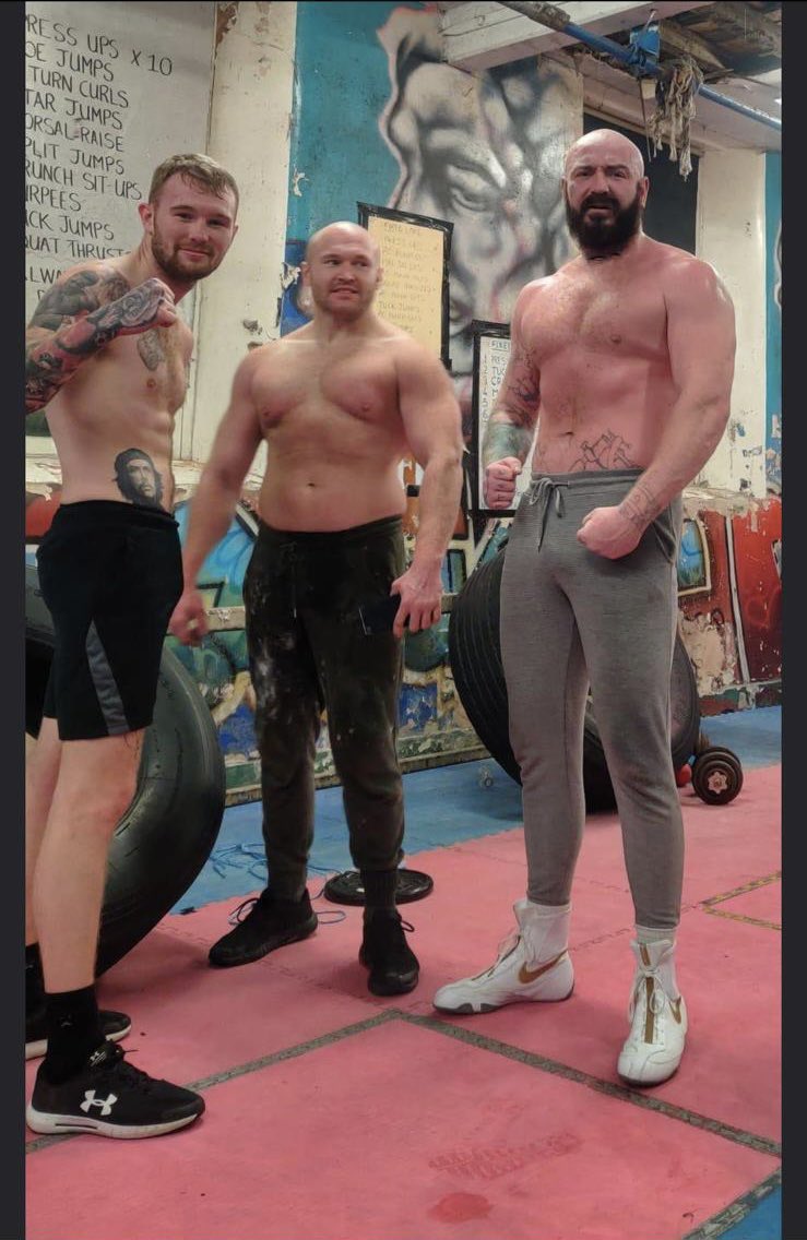 DavyFury's tweet photo. Another one done with the #team tonight 💥🥊♥️ 

#boxing #boxer #trainer #heavyweight #manager #trainer #fightingmen https://t.co/Mv1IeSoXwO