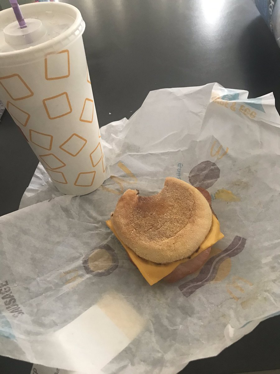 MoniCazDom's tweet photo. Reimburse breakfast mutts💁🏽♀️
$9.70.. Not once. Not twice. But 10 TIMES😍
#breakfastslave #findom https://t.co/PFnBN9JVYK