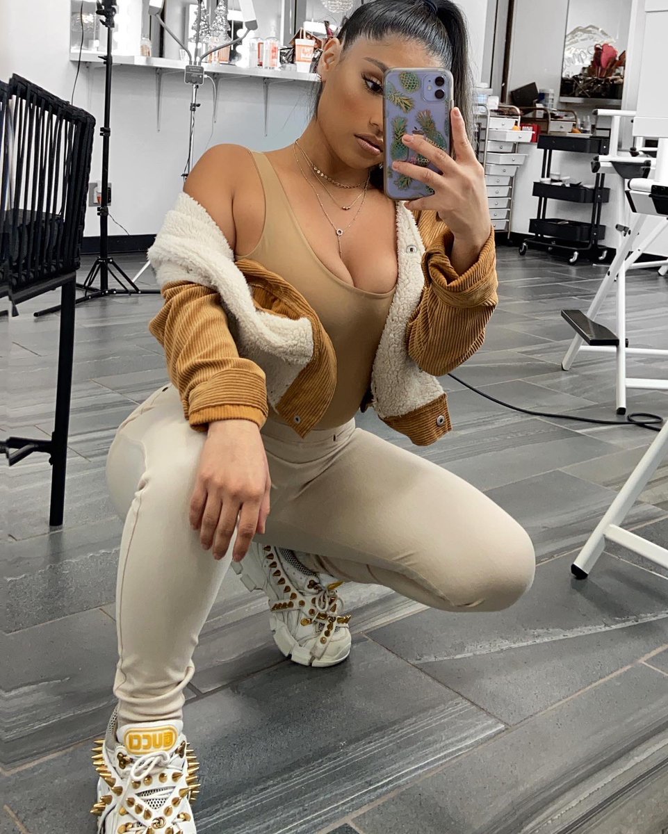 Chaneleeandra_'s tweet photo. https://t.co/5BRVI7bSba