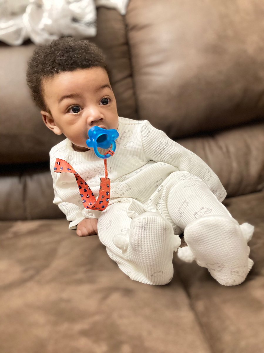 Freeway_Ash89's tweet photo. ✨ Watch me Grow ✨ #babymodel #babysheep #cartersbaby #carterkids #onsie #melanin #binky #prettyeyes @Carters https://t.co/OqhOECeA8R