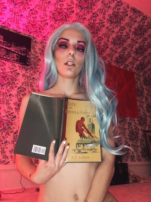 Let me radicalize you 💋 Link below https://t.co/QZRQlYiQ5e