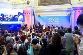 joseantoniokast's tweet photo. Los mismos que hace un año recibieron con alfombra roja a la Primera Línea Terrorista y que amenazan con rodear la Convención Constitucional. Son ustedes los fascistas, son ustedes los totalitarios, son ustedes los que destruyen y seguirán destruyendo las democracias! https://t.co/wWUzSa0Em8