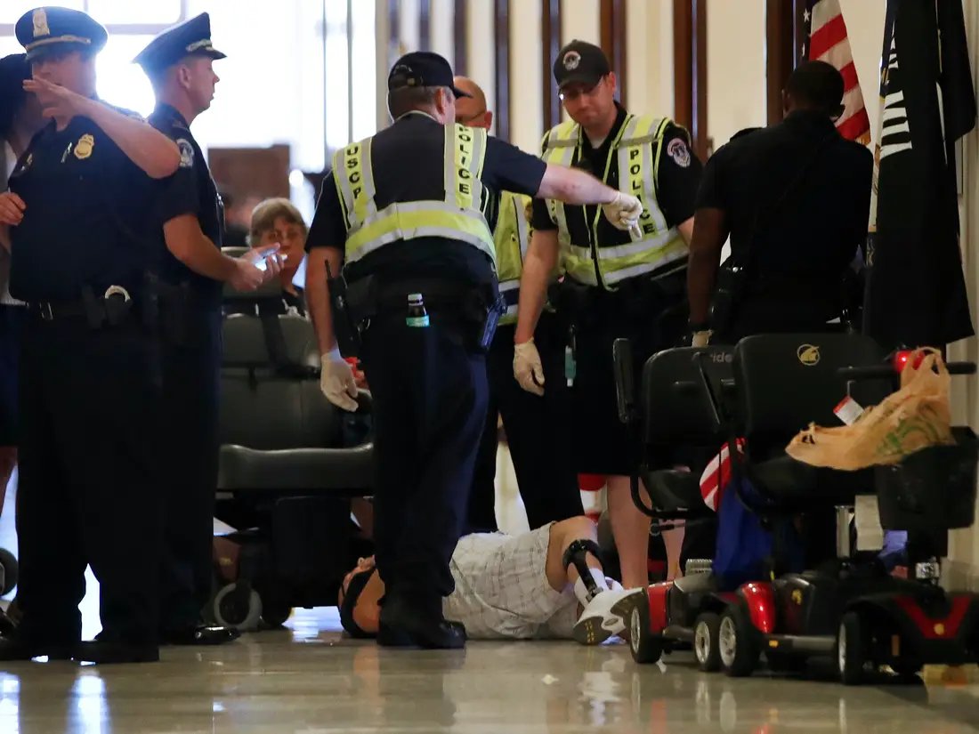When disabled people peacefully protested the harm legislators wanted to inflict upon them -  @CapitolPolice literally flipped people out of their wheelchairs. I've seen no such aggression toward those who looted our Capitol today.