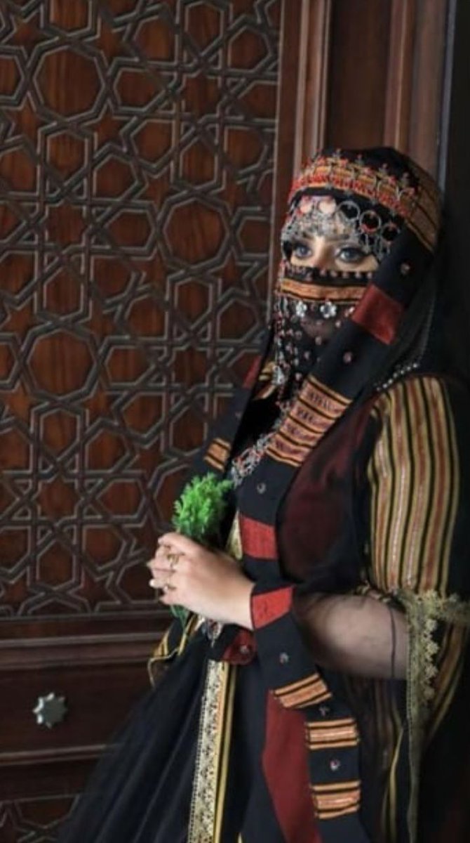 أنت التَفردُ بينهُم، مَن قالَ أنكِ مثلُهُم ؟ 🔥