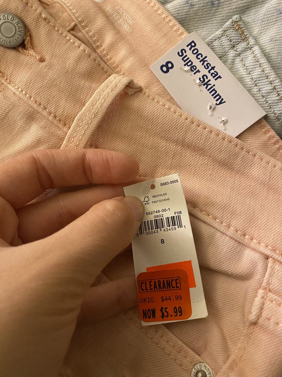 MartaG_'s tweet photo. @OldNavy so I paid $19.97 for a pair of pants that CLEARY were only $5.99????? I mean can I get my $13.98 back??? https://t.co/Dgh7riQiFS