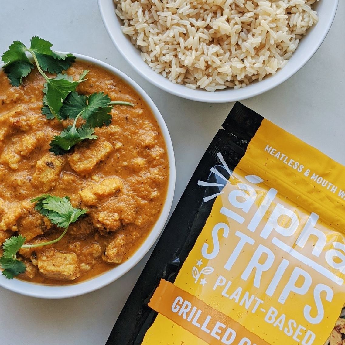 alphafoods's tweet photo. Recipe 4/21: Chik'n Tikka Masala π Get the full #plantbasedrecipe on IG @AlphaFoods and follow along for daily plant-based recipes that are ready in 30 mins or less!
We're loving this comforting dish loaded with creamy sauce and chunks of our Chik'n Strips. #MeatlessMadeEasy https://t.co/q2cNXipwvl