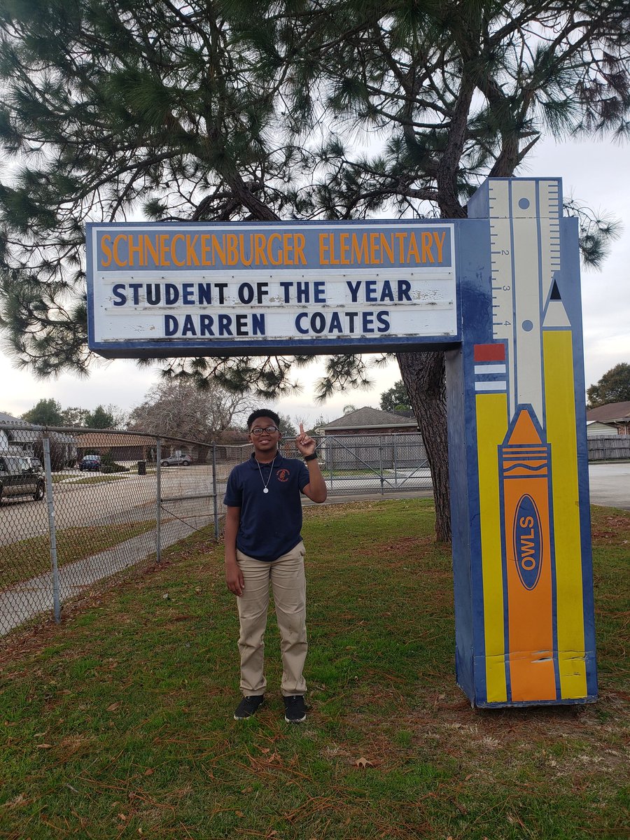 educated__heart's tweet photo. Congratulations again Darren!!! We are all so proud of the hard work you have put forth toward your academics and extra-curricular activities. You are a true role model for your brother and your peers. 🎉
#StudentOfTheYear #studentathlete 
#sportsmvp #blessedboy @schneckowls https://t.co/SakGyffksn