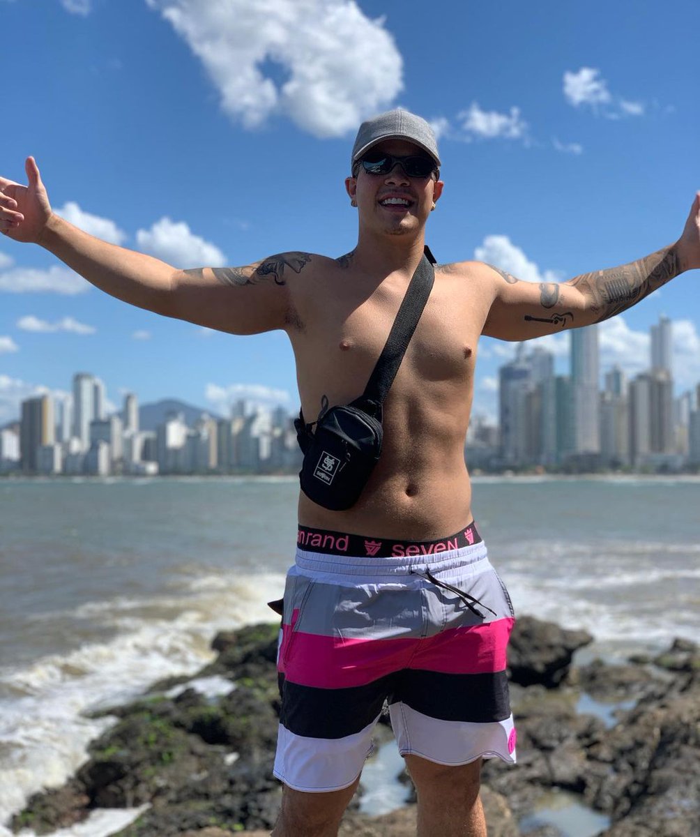 CarvalhoJottape's tweet photo. De acordo com o jornalista Léo Dias, o cantor Jottapê também participará do #BBB21 https://t.co/WE3wAw2WNF