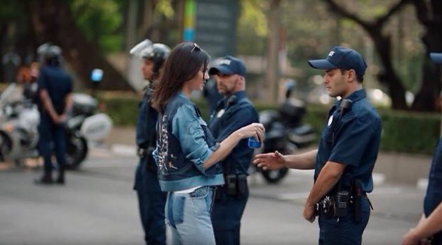 KEEMSTAR's tweet photo. Are you going to do something about this @pepsi ? https://t.co/UgEG6iwCX2