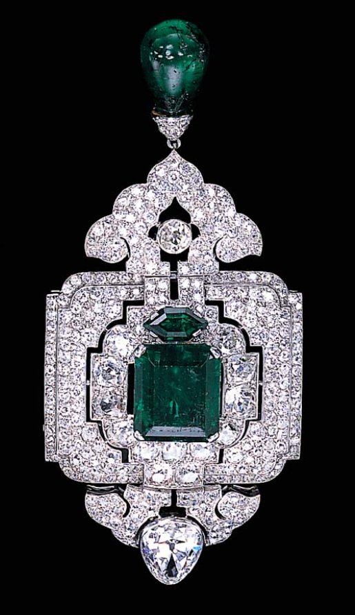 Cartier brooch, 1927. They really should have stuck with art deco.