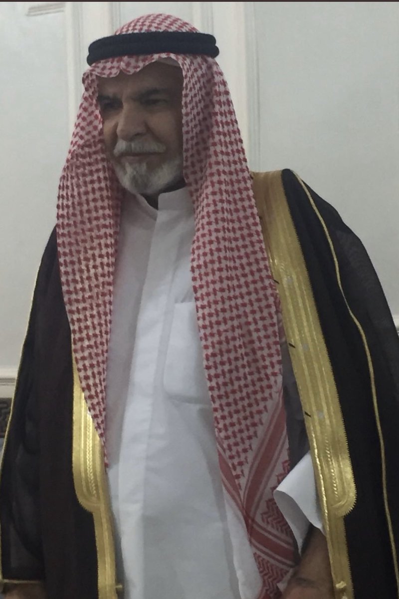 Hammoud_80_'s tweet photo. وما كنتُ أَهْوى الــدَّار إلّا بـأَهْلِها 
علَى الـدَّارِ بعد الـرَّاحِلِين ســلَامٌ

 إن كُنت مِثلي لِـلأَحبّـةِ فاقِـــدا
أَوْ فِــي فُؤادكَ لــوعةٌ وغــــرامُ

ِقِفْ في ديارِ الظاعنين ونادِهـا
يا دارُ مـا صنعتْ بِــك الأيـــامُ

اللهم اجعل مقامه ودرجته في أعلى عليين
 #حمود_ميس https://t.co/X6IbbY50Fm