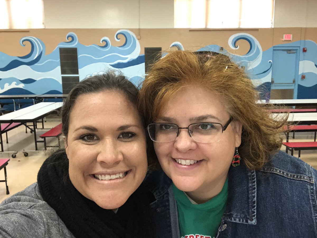 Cass_Stewart's tweet photo. I will never forget my first day as a @rjlCardinals- reveal and surprise at #SLT! So much for the District #TableCoach!! Lots of memories! ❤️❤️❤️ #CampCardinal #Murals #TeamFourthGrade #VCSTOTY #TOP5 https://t.co/r1dC869302